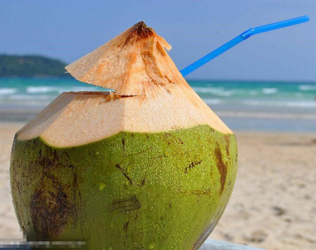 椰子外面发霉了还能吃吗 椰子水是凉性还是热性