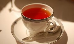 冬天喝红茶还是绿茶好 冬天喝红茶的好处