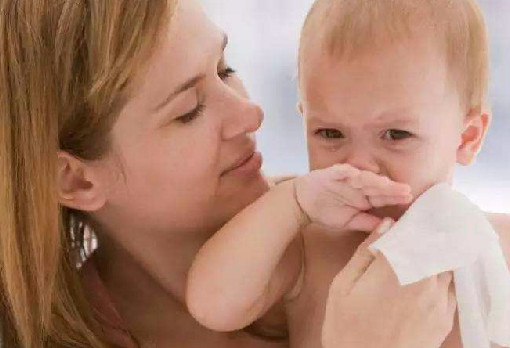新生宝宝鼻塞的原因有哪些 什么方法能疏通鼻腔