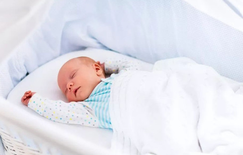 宝宝越睡越少怎么回事 改善宝宝早醒需要这四招
