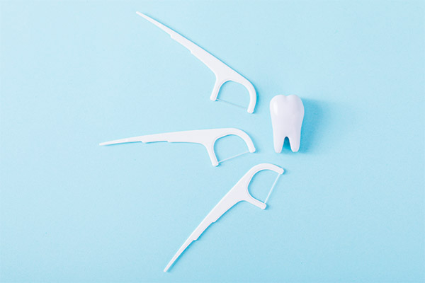 牙线的使用方法 如何使用牙线