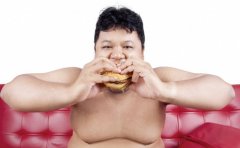 损害男性肠胃的5个坏习惯