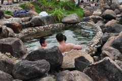 泡温泉要多少钱 很难界定