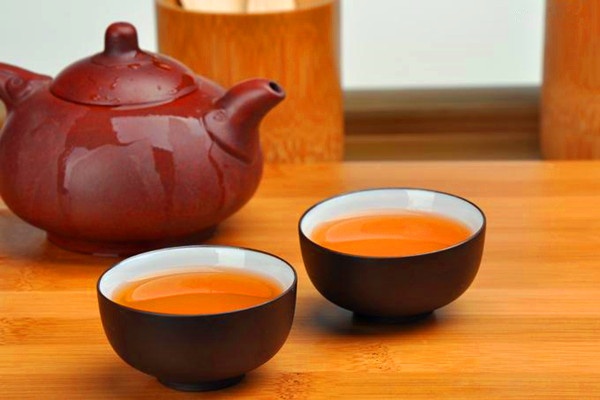 秋季除燥润肺喝什么 秋季喝什么养生茶