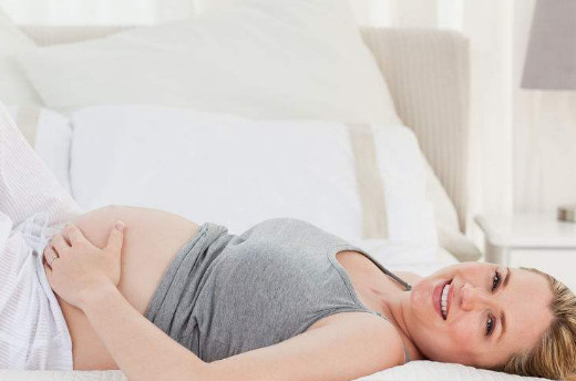 孕中晚期左侧睡最好 怎么个左侧卧法睡觉