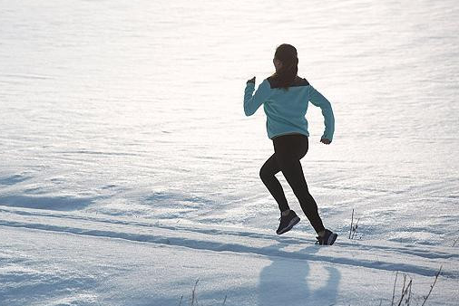 冬天跑步穿什么衣服 冬天跑步的注意事项