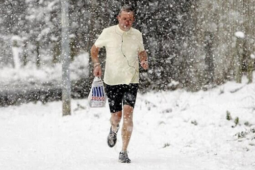 冬天跑步穿什么衣服 冬天跑步的注意事项