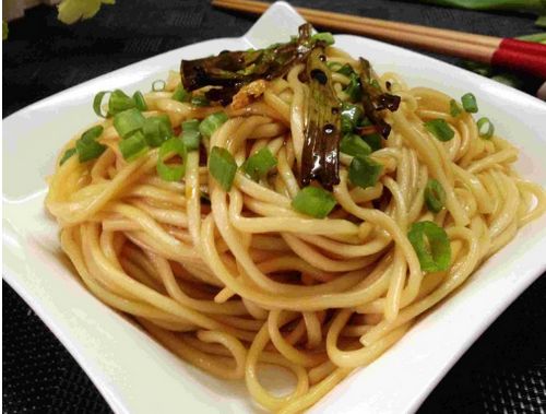 葱油拌面怎么做好吃 葱油拌面的营养价值