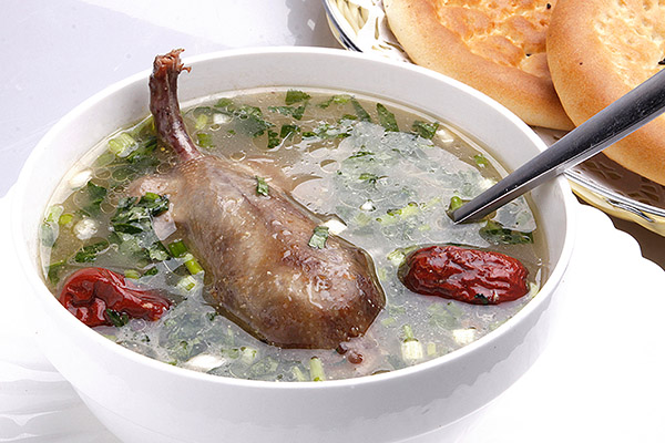 鸽子汤怎么炖最营养 鸽子汤的做法
