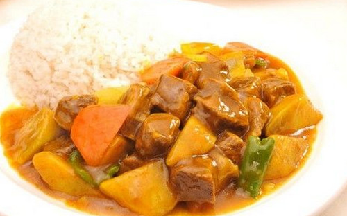 咖喱排骨饭怎么做好吃 咖喱排骨饭的家常做法