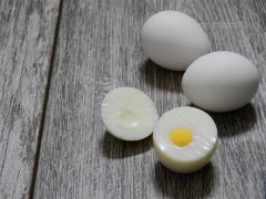 鸡蛋 鸭蛋 鹅蛋 鹌鹑蛋 哪个更营养？养生真的不简单