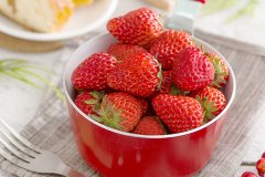 吃草莓有什么好处 吃草莓能抗衰老？