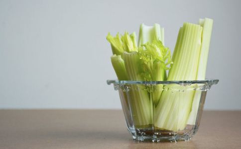 换季容易干燥上火 吃这些食物快速去火