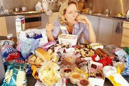 女人食欲不振或是这四种行为导致